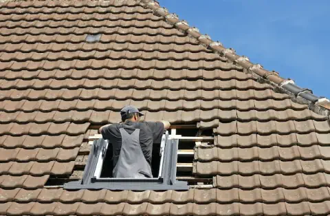 Pose de velux - Saint-Félix-de-Lodez